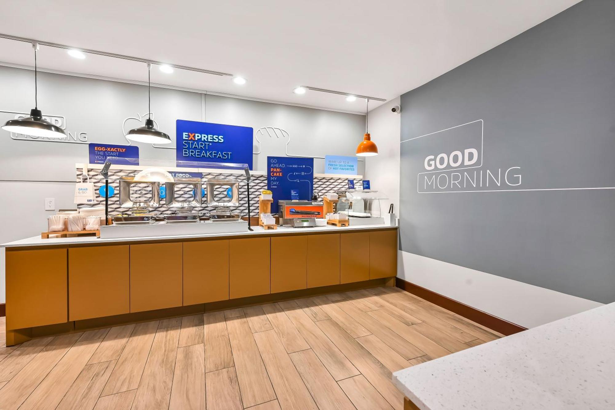 Hotel Express By Ihg Palestine