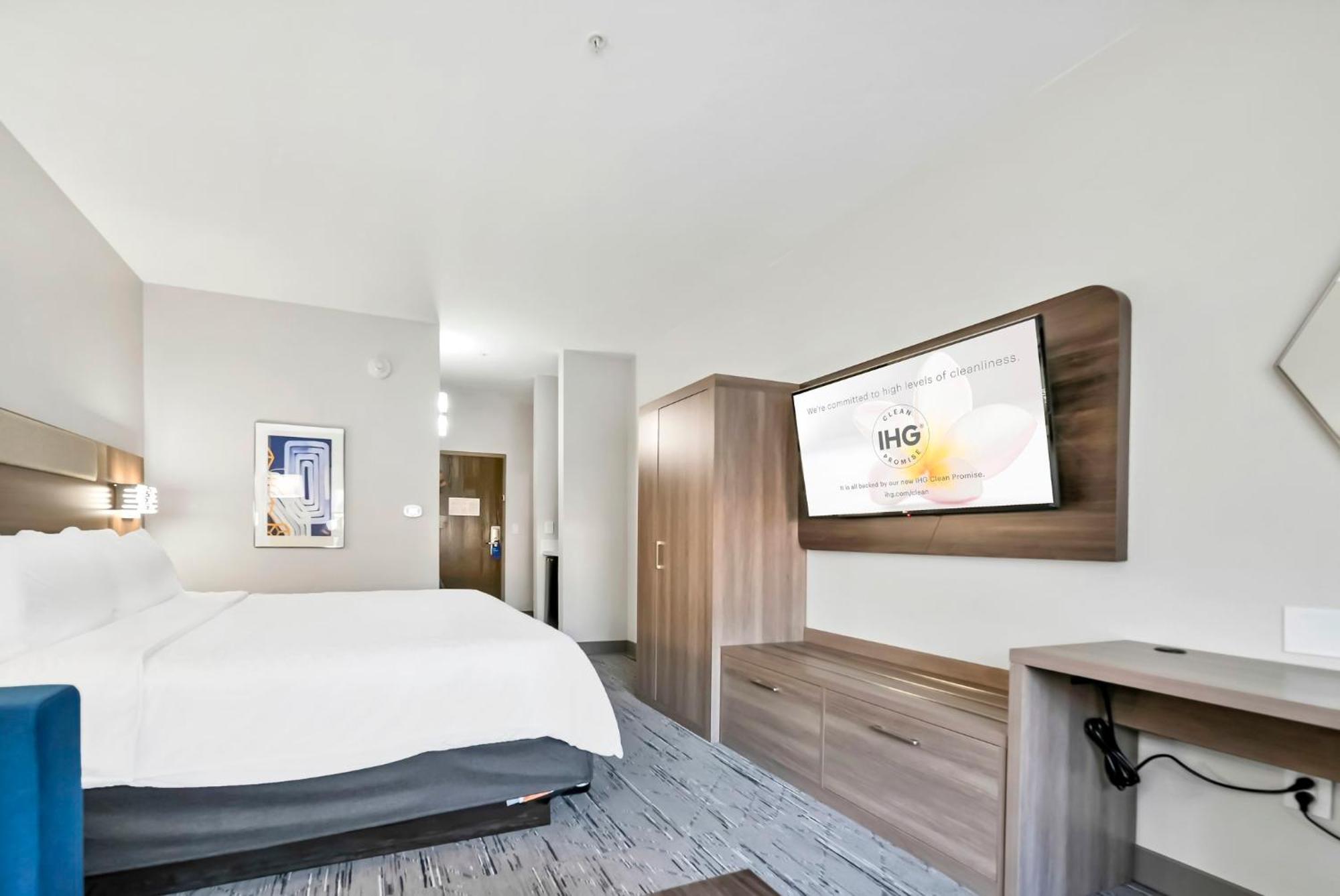 Express By Ihg Hotel