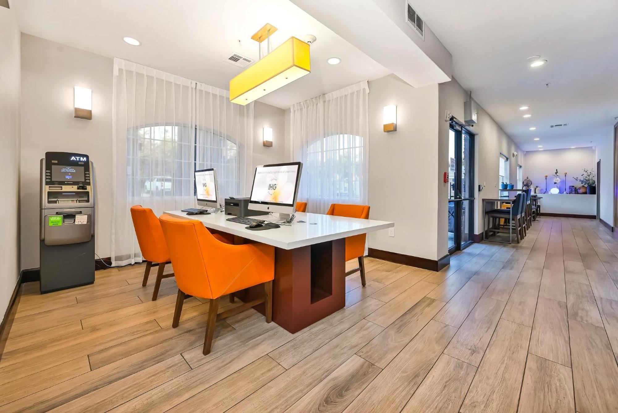 Express By Ihg 3*